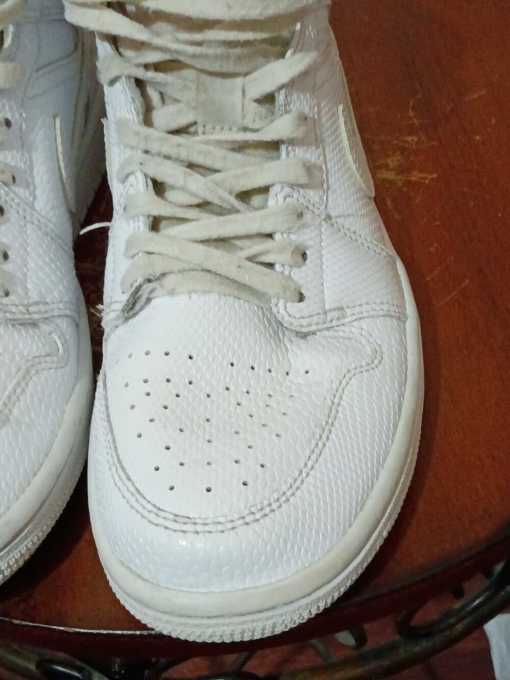 Nike Air Jordan 1 Mid Womens Size 7 White Snakeskin Texture Sneakers BQ6472-110 - Picture 7 of 13
